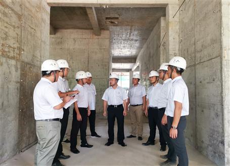 覃振華率隊到觀山福邸項目進(jìn)行第三季度安全質(zhì)量大檢查