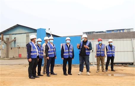 覃振華到第六分公司項目調(diào)研指導(dǎo)工作