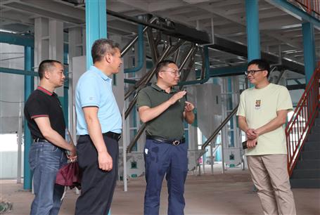 自治區(qū)軍糧供應中心主任蒙錫陽到冶建基礎分公司項目調(diào)研