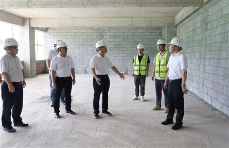 覃振華到桂華分公司項(xiàng)目開展第三季度暨“中秋節(jié)”“國(guó)慶節(jié)”前安全生產(chǎn)質(zhì)量綜合大檢查